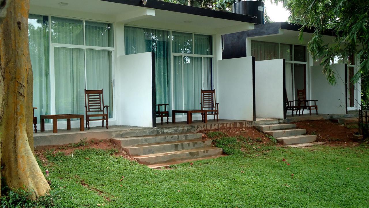 Bridge Hotel Negombo Kimbulapitiya Exterior photo