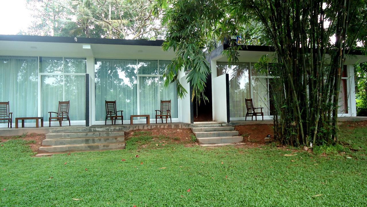 Bridge Hotel Negombo Kimbulapitiya Exterior photo