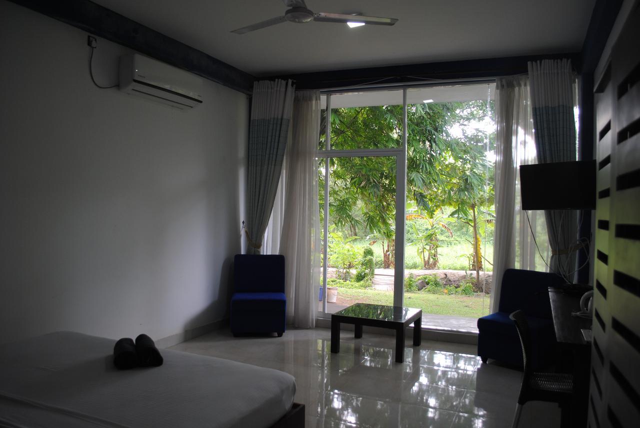 Bridge Hotel Negombo Kimbulapitiya Room photo