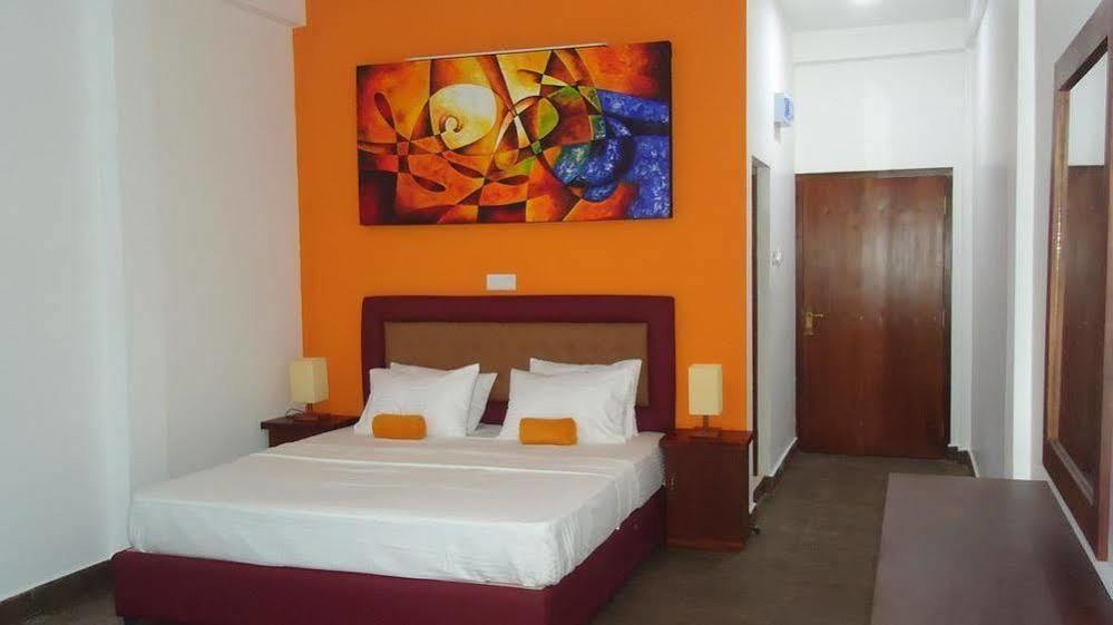 Bridge Hotel Negombo Kimbulapitiya Exterior photo